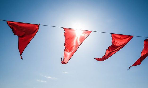 Red flags when it comes to money and relationships